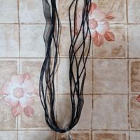 Collana in cuoio e tessuto e ciondolo in vetro lav