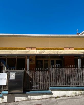 Locale ristorazione con spazi esterni