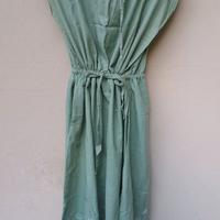 Vestito verde salvia in cotone con ricamo Sangallo