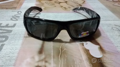 Occhiali da sole nero polarized