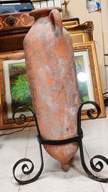 anfora con piedistallo