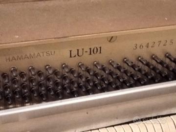 Pianoforte a muro YamahaLU101