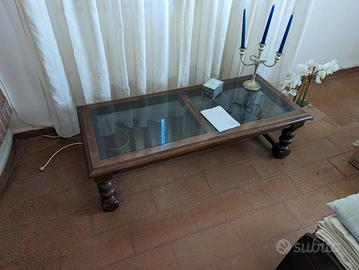 tavolo con ripiano in vetro 
