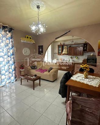 Quadrilocale di 100 mq da ristrutturare.