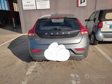 Volvo v40 (2012-2020)