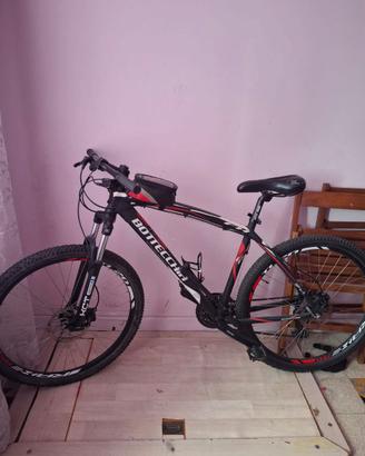 Mountain bike pari a nuovo