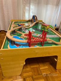 Tavolo gioco in legno pista treno macchinine