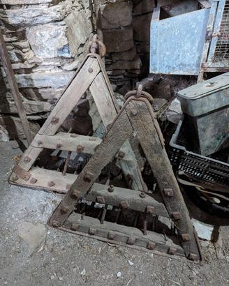 Erpice antico in legno 