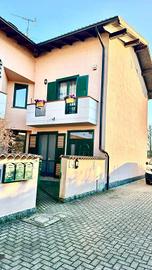 Villa di 158 m² con 4 locali e box auto a Novara