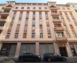 NEGOZIO A TRIESTE