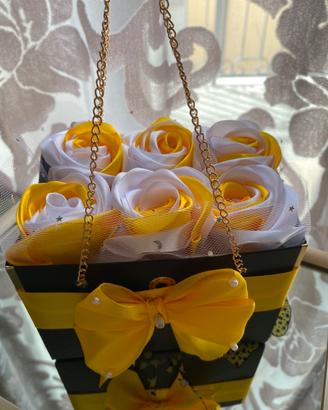 Borsetta elegante con fiori,fatti tutti a mano