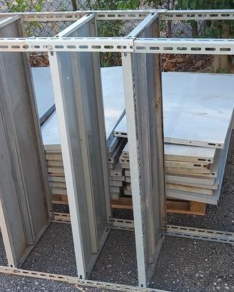scaffali metallici