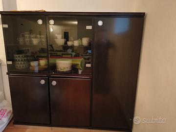 armadio marrone scuro