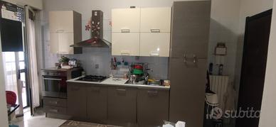 Cucina completa di elettrodomestici come nuova