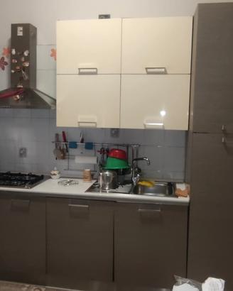 Cucina completa di elettrodomestici come nuova
