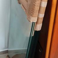 scaffale mensole in vetro e struttura in metallo