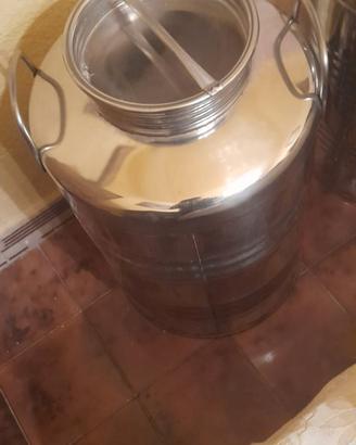 bidoni d'acciaio per olio