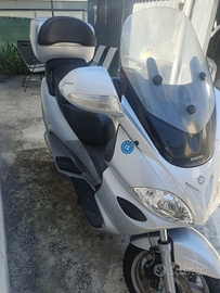 Scooter Piaggio X9