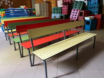 Panchine per bambini in formica colorata