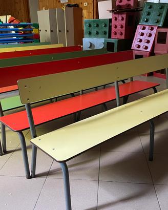 Panchine per bambini in formica colorata