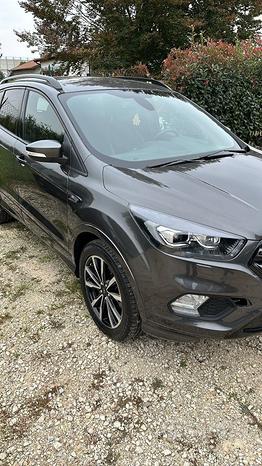 Ford Kuga 2.0 TDCI 150 CV S&S 2WD ST-Line