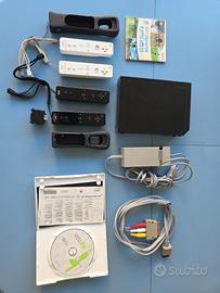 Nintendo Wii con 4 telecomandi 