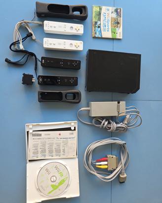 Nintendo Wii con 4 telecomandi 
