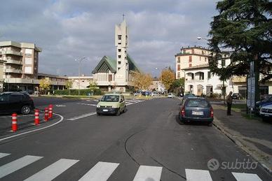Locale In Piazza Achille Grandi, 6