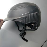 Casco e paraschiena per equitazione 