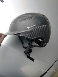 Casco e paraschiena per equitazione 