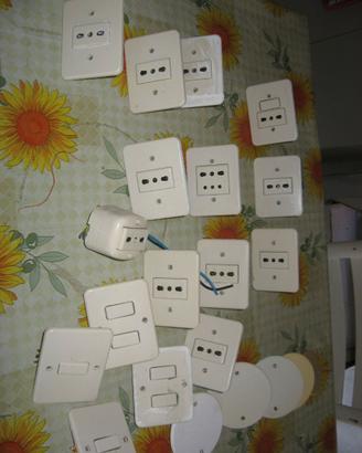 Interruttori portalampade ecc.