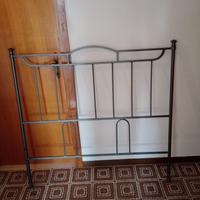 Struttura letto in ferro battuto. 1 piazza e mezzo