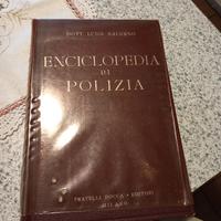 Libro enciclopedia della polizia