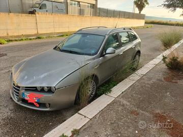 Alfa Romeo 159 Sportwagon incidentata