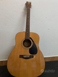 Chitarra  acustica yamaha