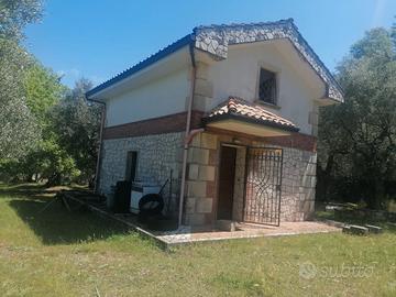 Terreno con annessi di 40.000 mq vicino a Cosenza