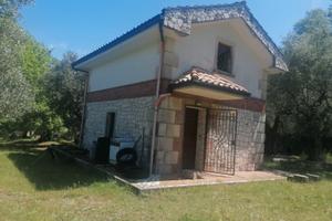 Terreno con annessi di 40.000 mq vicino a Cosenza