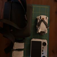 Drone DJI Mini 3 Pro  con DJI RC e 2 batterie