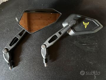 Specchietti pieghevoli Yamaha MT con adattatori