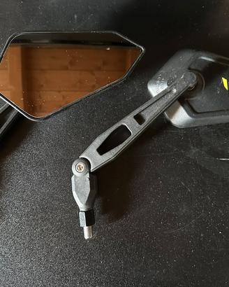 Specchietti pieghevoli Yamaha MT con adattatori