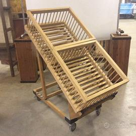 Carrello in legno obliquo