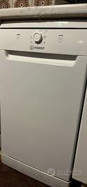 Lavastoviglie indesit