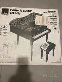 Pianoforte a coda in legno VILAC con sgabello