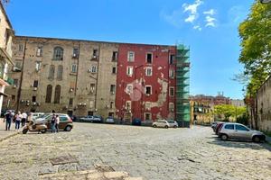 MONOLOCALE A NAPOLI