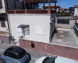 Indipendente 100m dal mare casa vacanza con corte