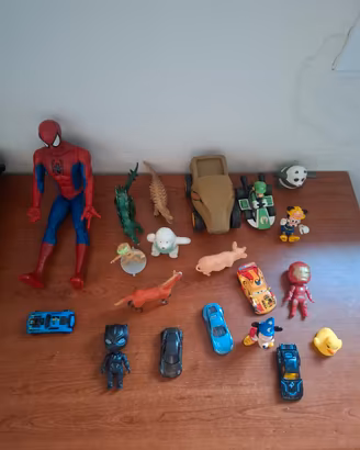 Lotto 18 Giocattoli e Mini Figure (Spider-Man30cm