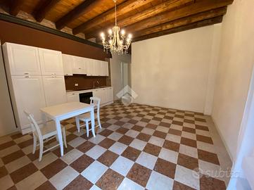 2 LOCALI A CASTELLO DI GODEGO
