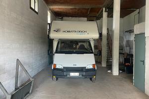 Rimessaggio camper, veicolo grande
