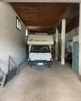 Rimessaggio camper, veicolo grande