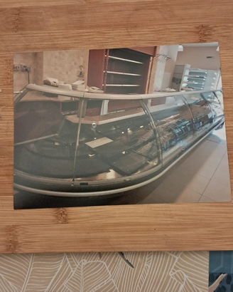 Arredamento completo per panificio/salumeria